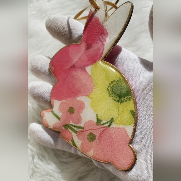 Handmade Spring Flower Bunny Decor Accessory - Picture 5 of 10
